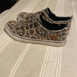 Women’s Leopard Blowfish size 8